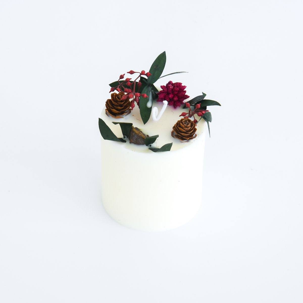 Hand Poured Scented Candle - Scent - Forest Pine Berries - Preserved Flowers & Fresh Flower Florist Gift Store