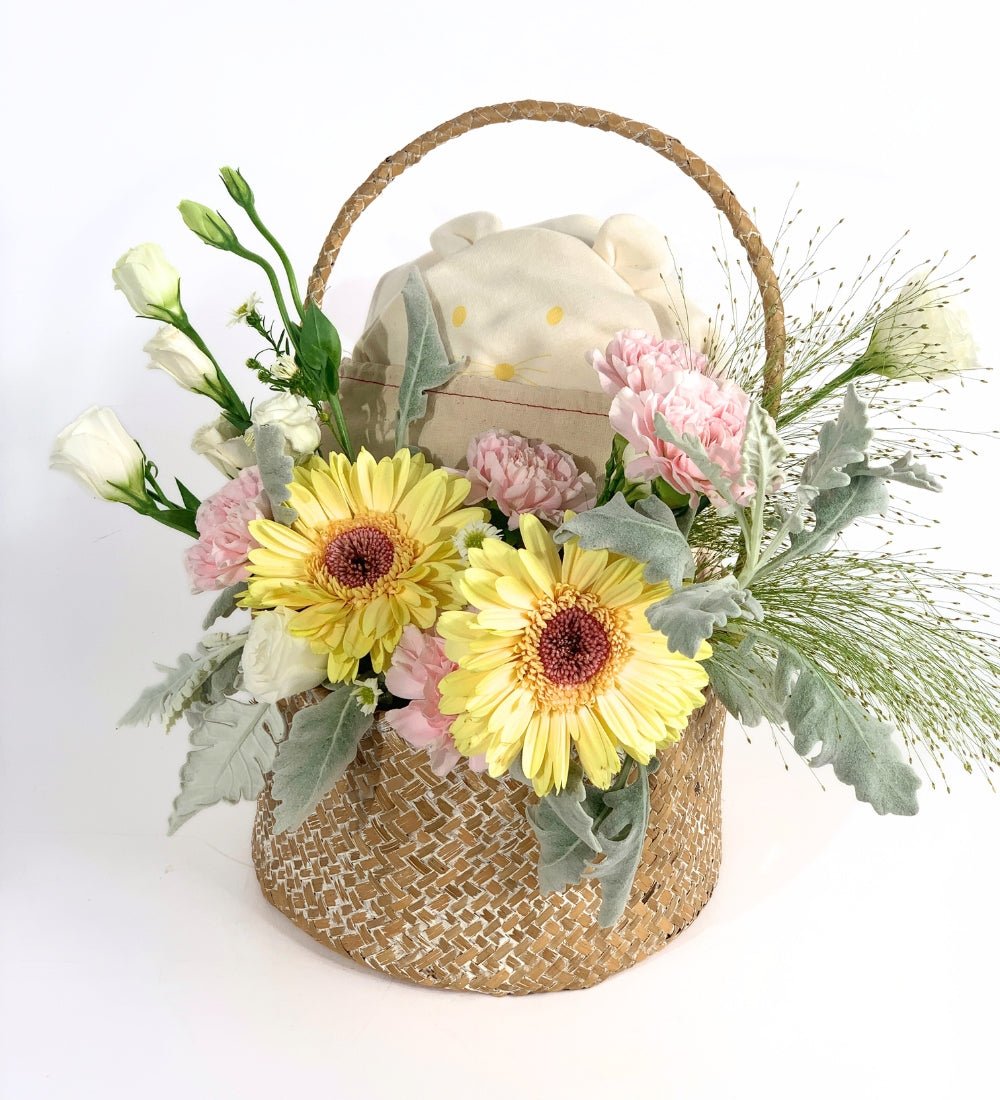 Ryo - りょう - New Born Gift Hamper - Gift Set - Preserved Flowers & Fresh Flower Florist Gift Store