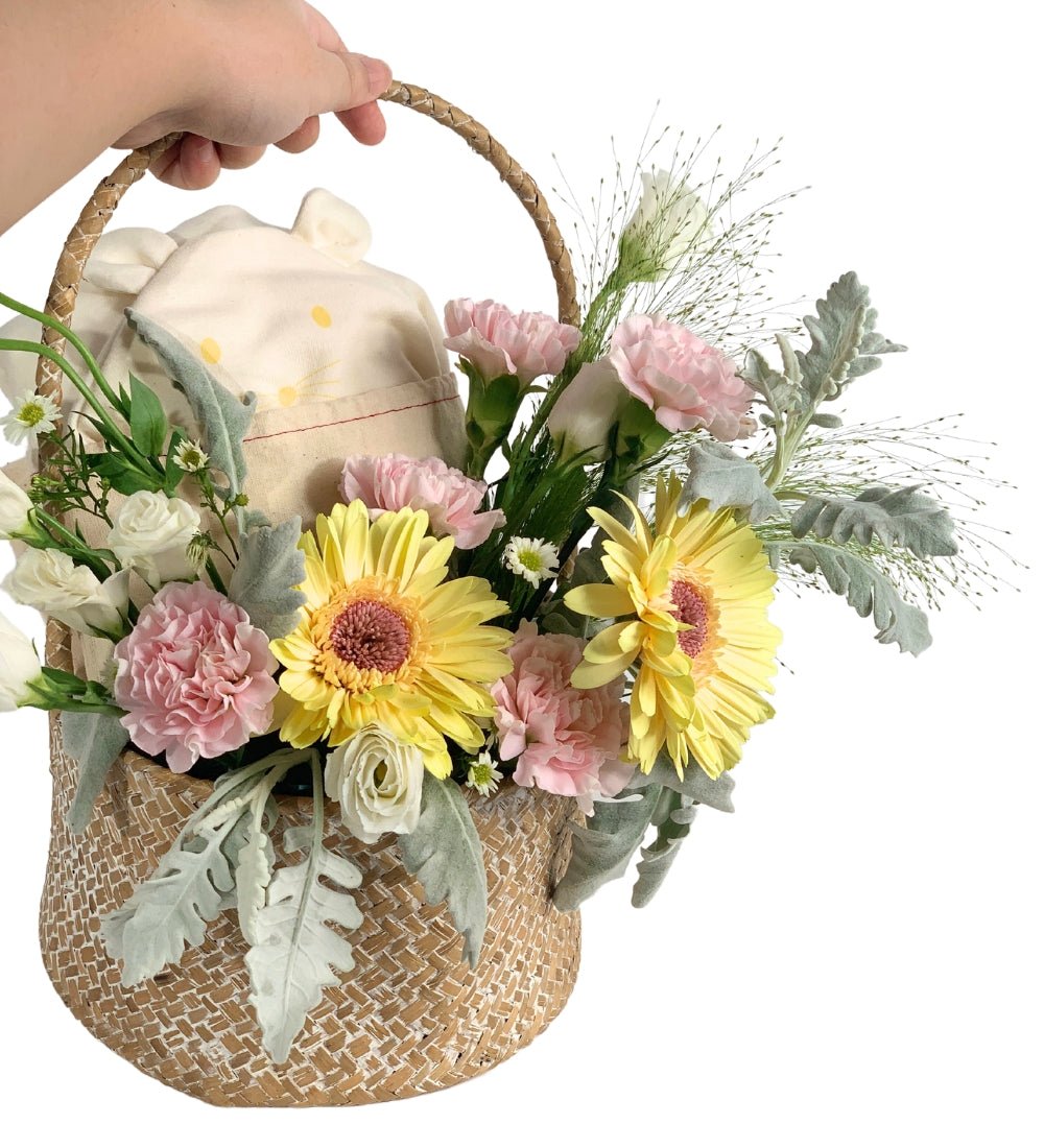 Ryo - りょう - New Born Gift Hamper - Gift Set - Preserved Flowers & Fresh Flower Florist Gift Store