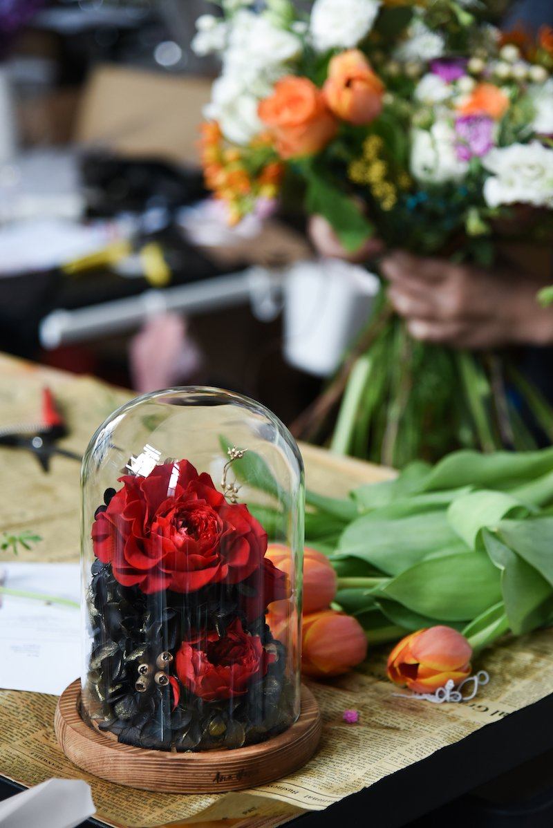 Snow White Dome - Flower - Preserved Flowers & Fresh Flower Florist Gift Store