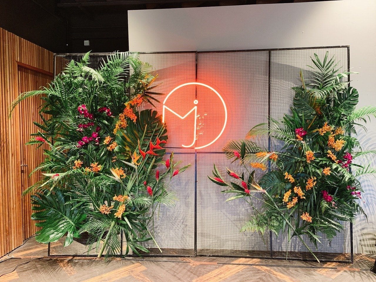 Tropical Backdrop - Bridal Flower - Standard - Preserved Flowers & Fresh Flower Florist Gift Store